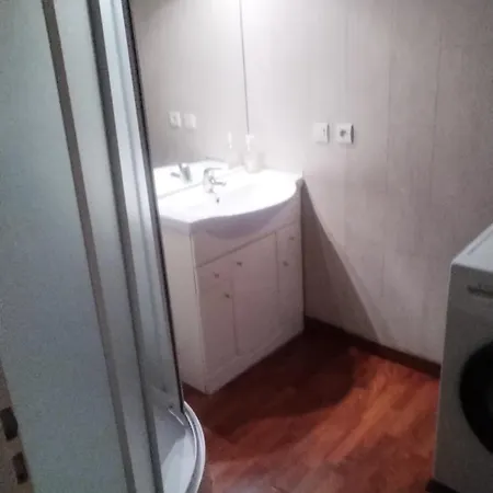 Savoie, Simple Confortable Homestay *